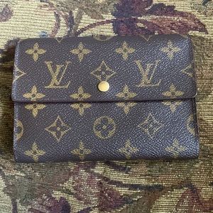 Authentic Louis Vuitton Vintage Unisex Porte Tresor Etui Bifold Wallet/Passport.